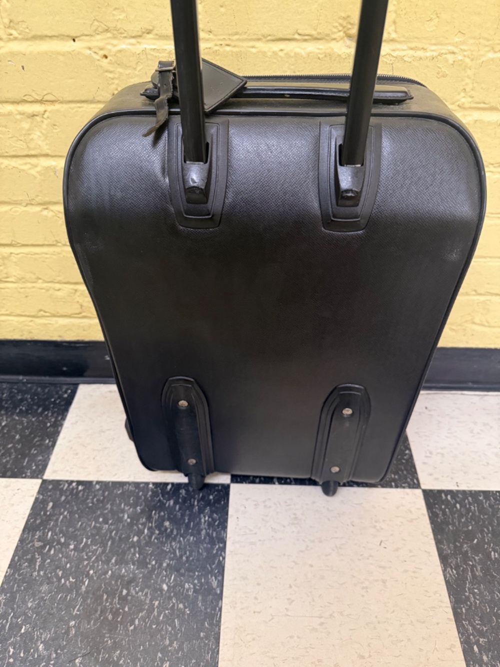 Louis Vuitton Taiga Pegase 55 - Picture 5 of 16